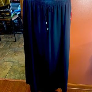 NWT black double slit skirt